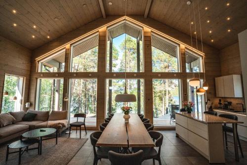 Villa Pöylikki — 4-Star Luxury Hotel in Rovaniemi, Finland