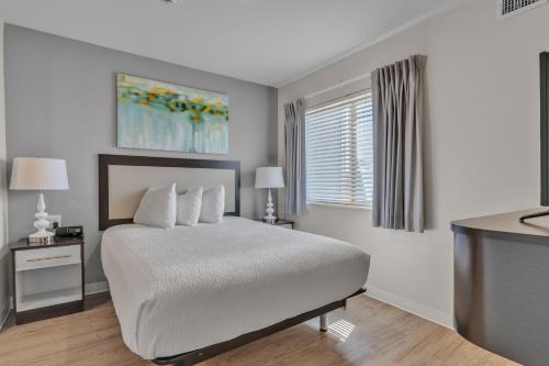 Simplicity At the Rim 1406 I Comfy 2 Bed 2 Bath — 4-Star Luxury Hotel in San Antonio, United States