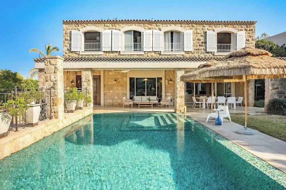 The Stone age Palace by Sea N' Rent — 4-Star Luxury Hotel in Netanya, Israel