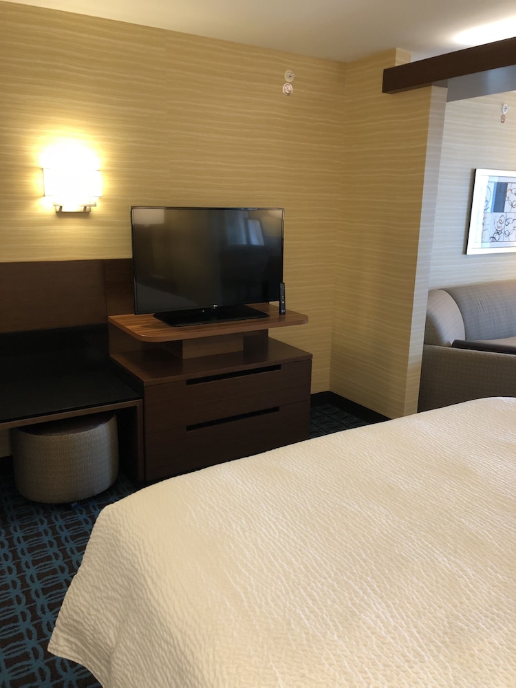 Fairfield Inn & Suites by Marriott Decorah - photo 7