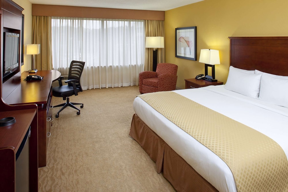 Doubletree by Hilton Hotel Fayetteville - photo 9
