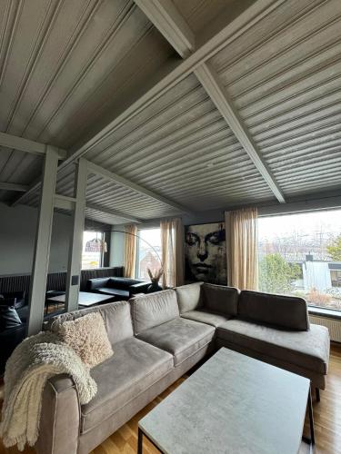 LL Properties L19 Spacious Boutique Apartment