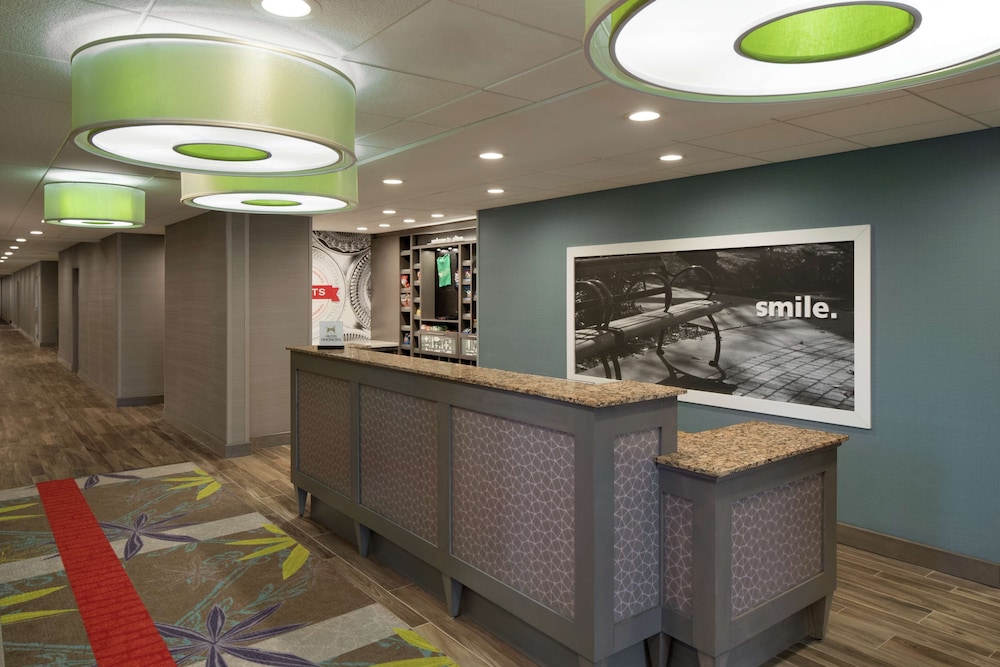 Hampton Inn & Suites St. Louis Alton - photo 4