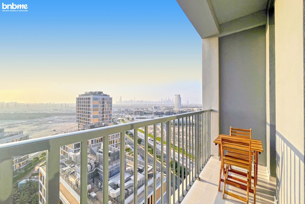 bnbme Midtown By Deyaar Afnan District STUDIO — 4-Star Luxury Hotel in Ajman City, United Arab Emirates