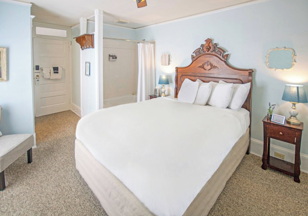 Inn on Charlotte Boutique Hotel - photo 12