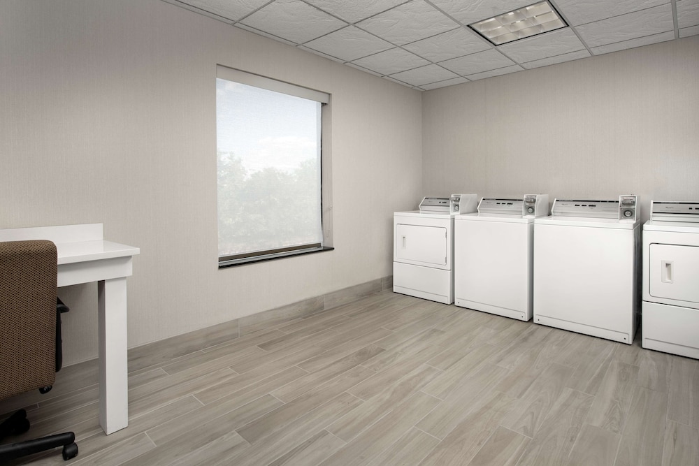 Hampton Inn Duncan - photo 31
