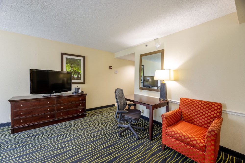 Hampton Inn Columbia I 26 Harbison Blvd. - photo 39