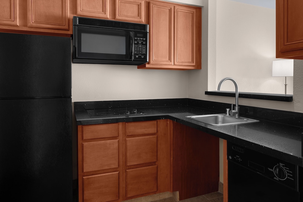 Larkspur Landing Extended Stay Suites Roseville - photo 8