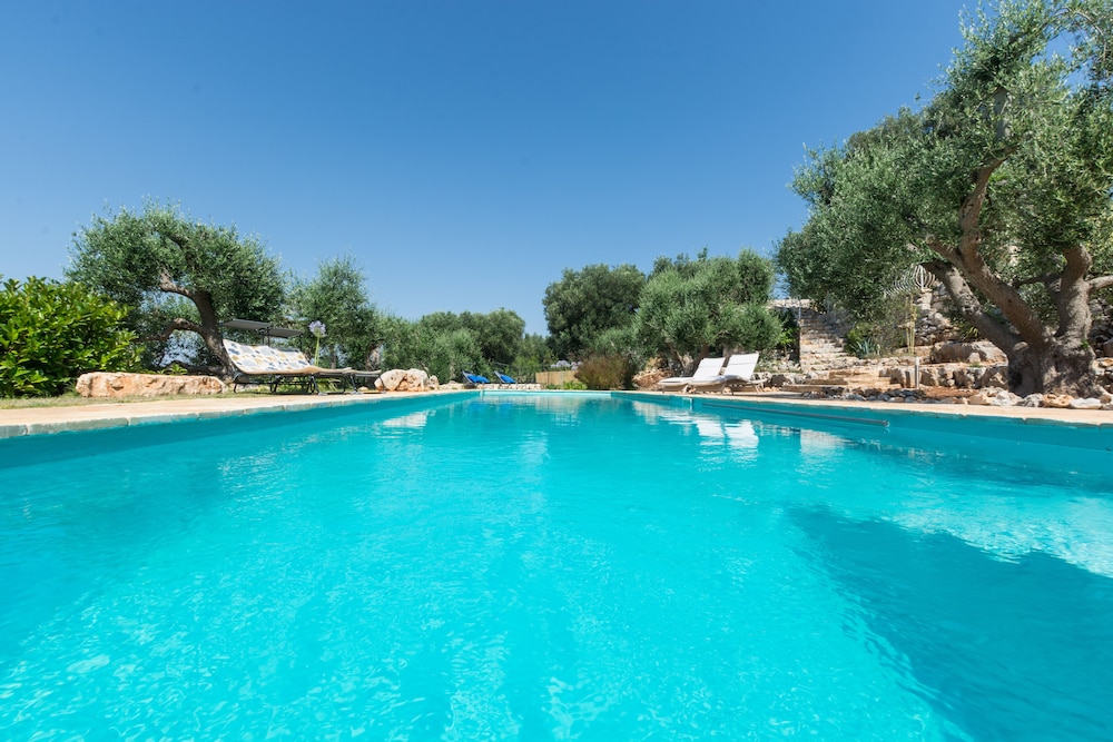 Trullo Tunine - carbon neutral hotel in Ostuni