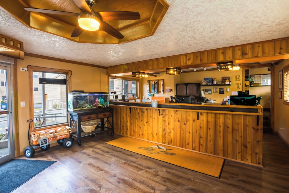 Ebb Tide Oceanfront Inn - photo 3