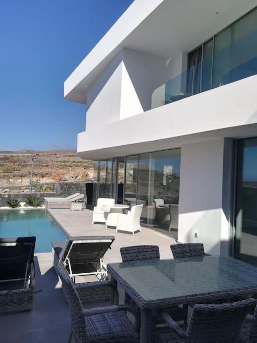 Luxusvilla Sabina in Callao Salvaje — 4-Star Luxury Hotel in Adeje, Spain