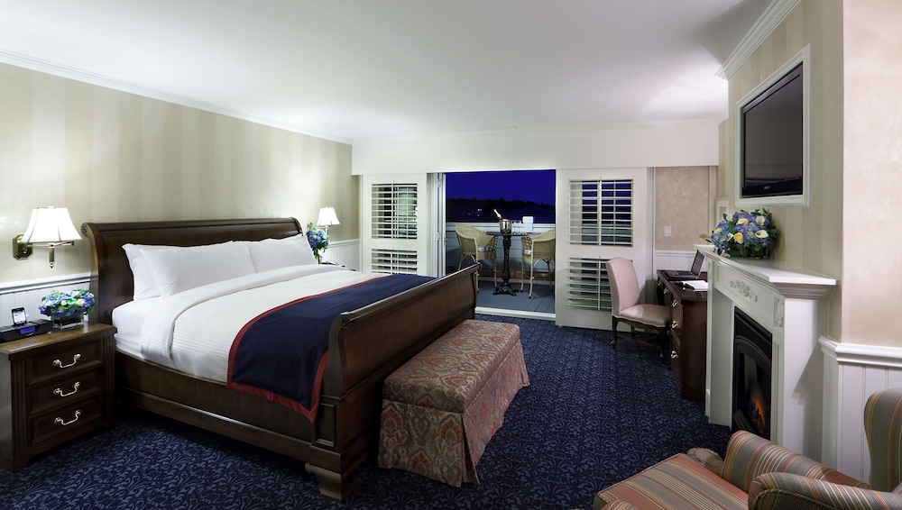 Madison Beach Hotel - photo 25