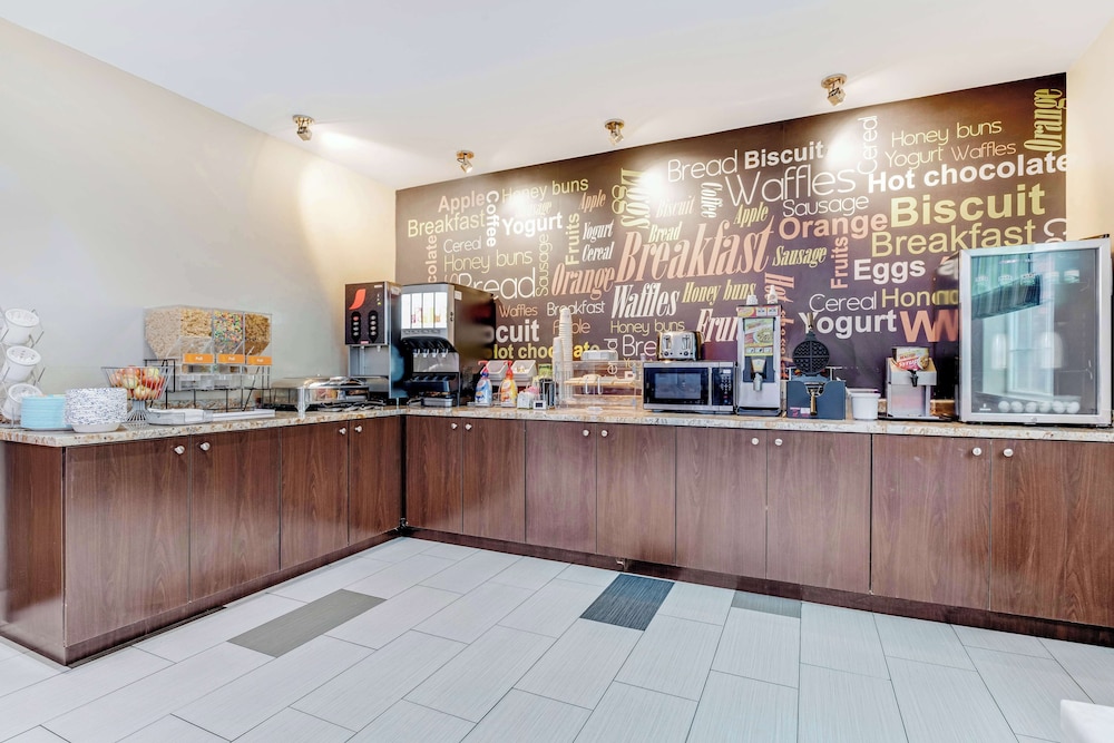 SureStay Plus Hotel by Best Western Owasso Tulsa North - photo 23