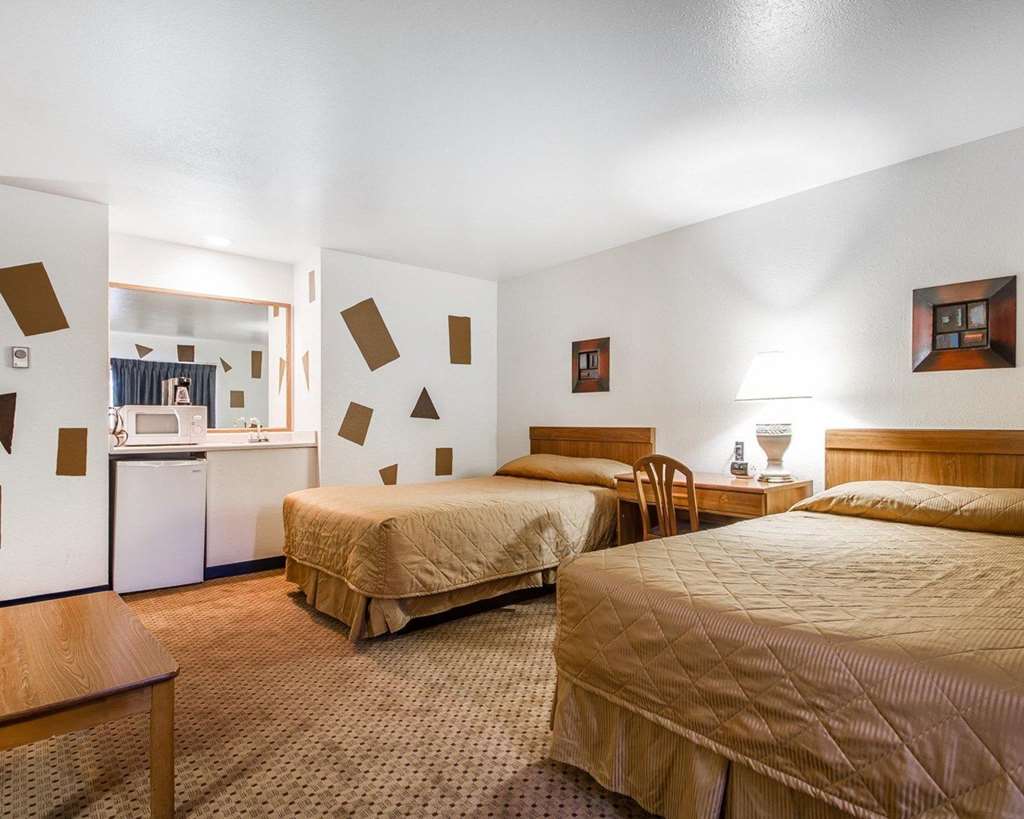 Rodeway Inn & Suites Madison East - photo 28