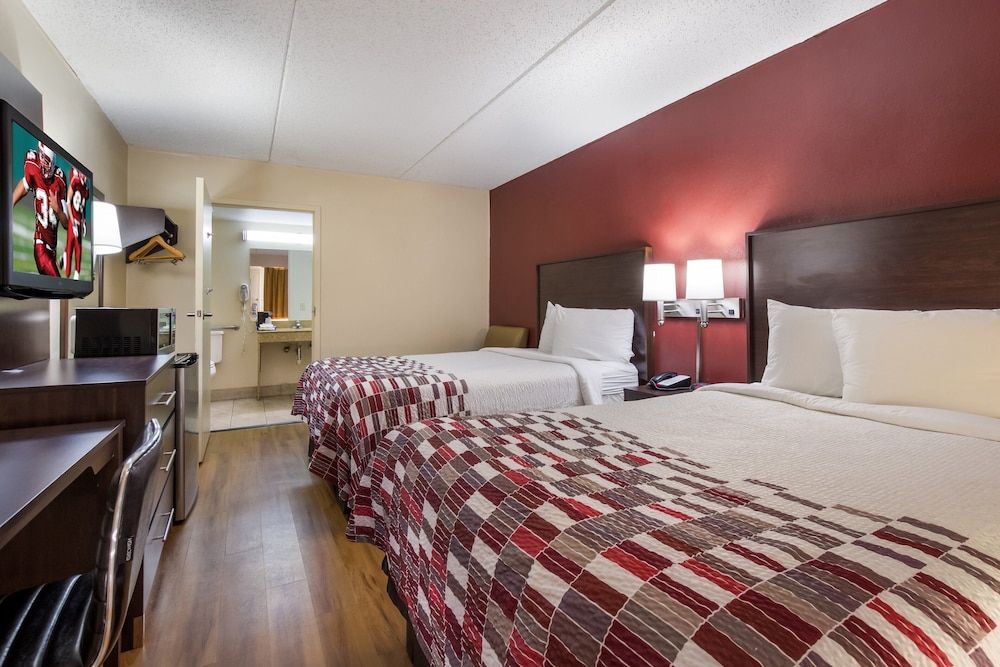 Red Roof Inn Shelbyville - photo 7