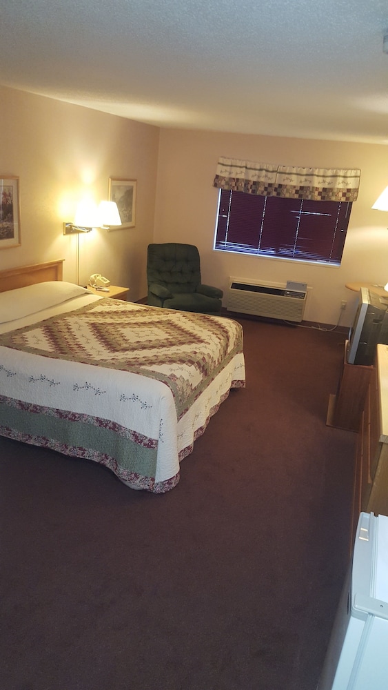 Chicaugon Lake Inn - photo 11