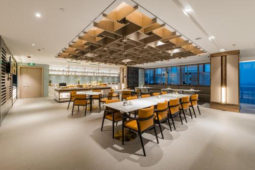 Atour Hotel Handan New Century in Handan, People's Republic of China