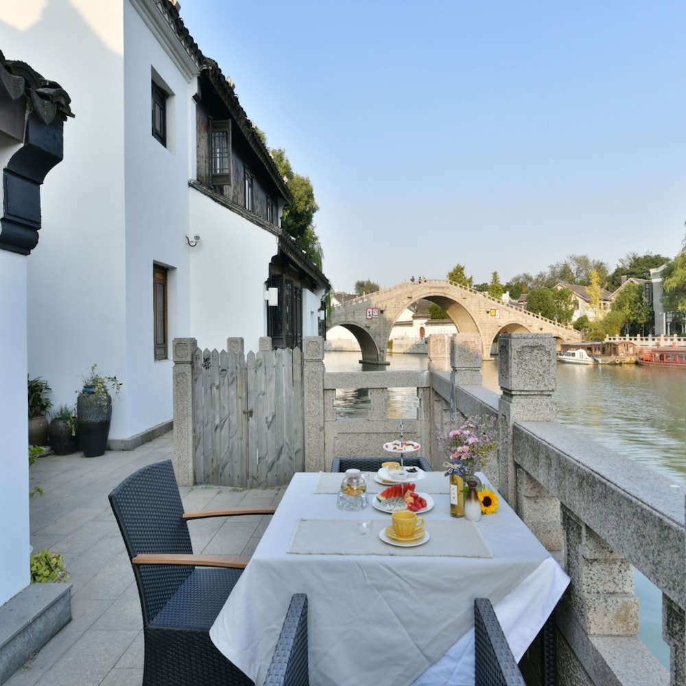 Blossom Hill Inn Shantang — 4-Star Luxury Hotel in Suzhou, People's Republic of China