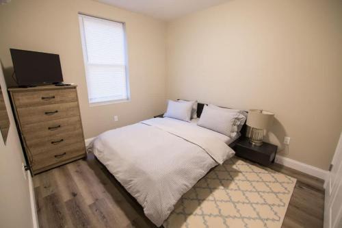 Unit 23 Comfy 1BR Apartment Long term stays — 4-Star Luxury Hotel in Chelsea, United States