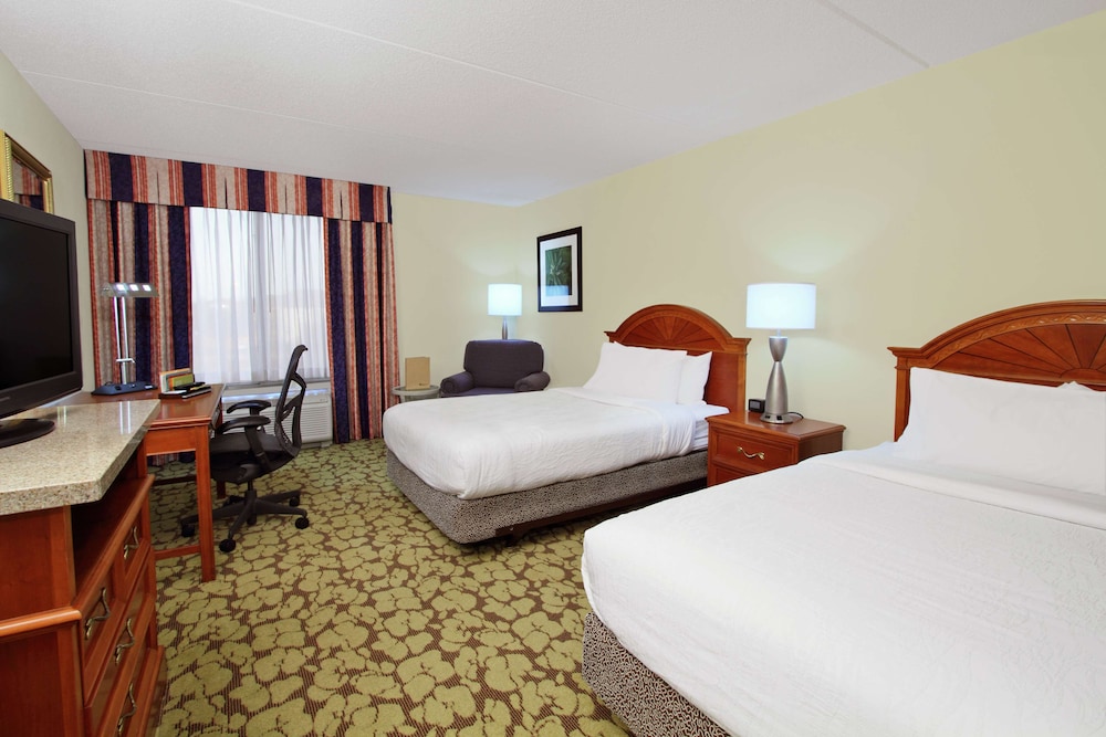 Hilton Garden Inn Chesapeake Greenbrier - photo 11