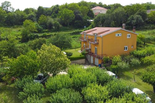 Apartments with parking space Sinj Zagora 23403 — 4-Star Luxury Hotel in Sinj, Croatia