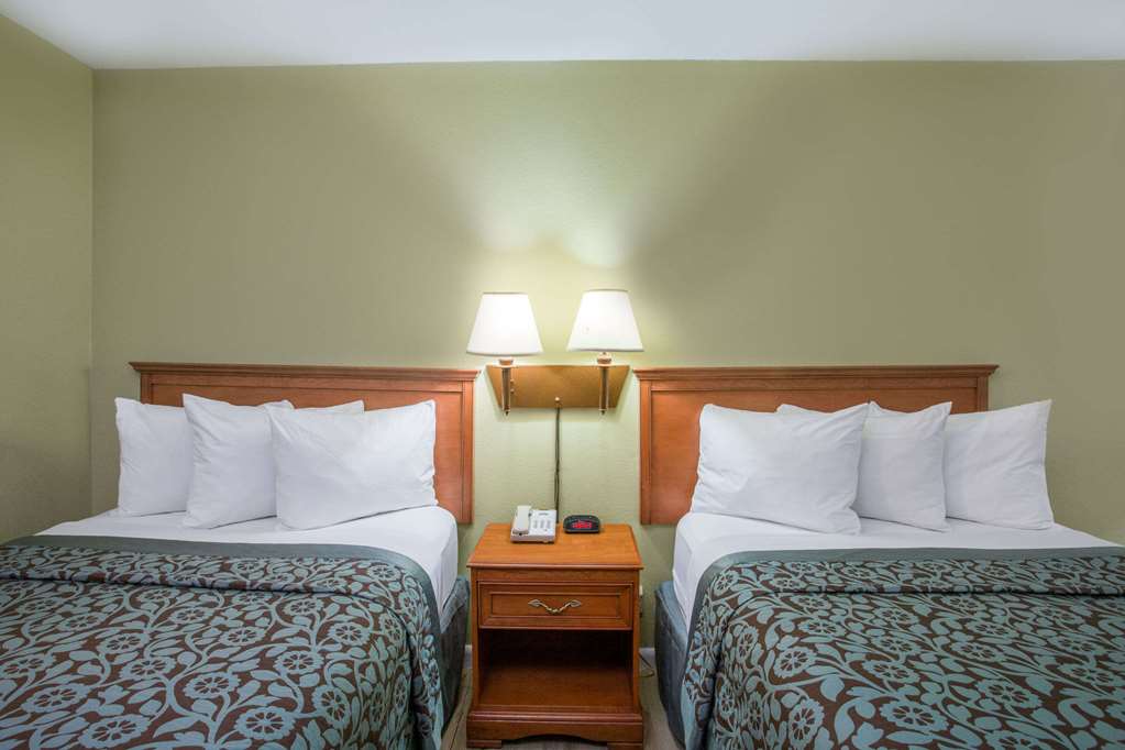 Days Inn by Wyndham Ormond Beach - photo 8