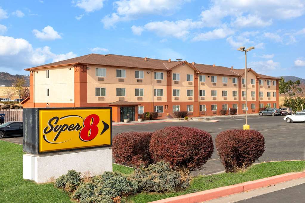 Super 8 by Wyndham The Dalles OR - photo 2