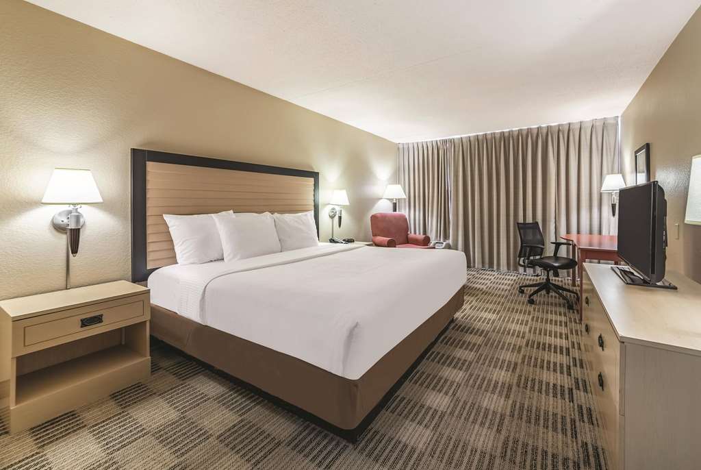 Ramada by Wyndham Fairfield NJ - photo 11