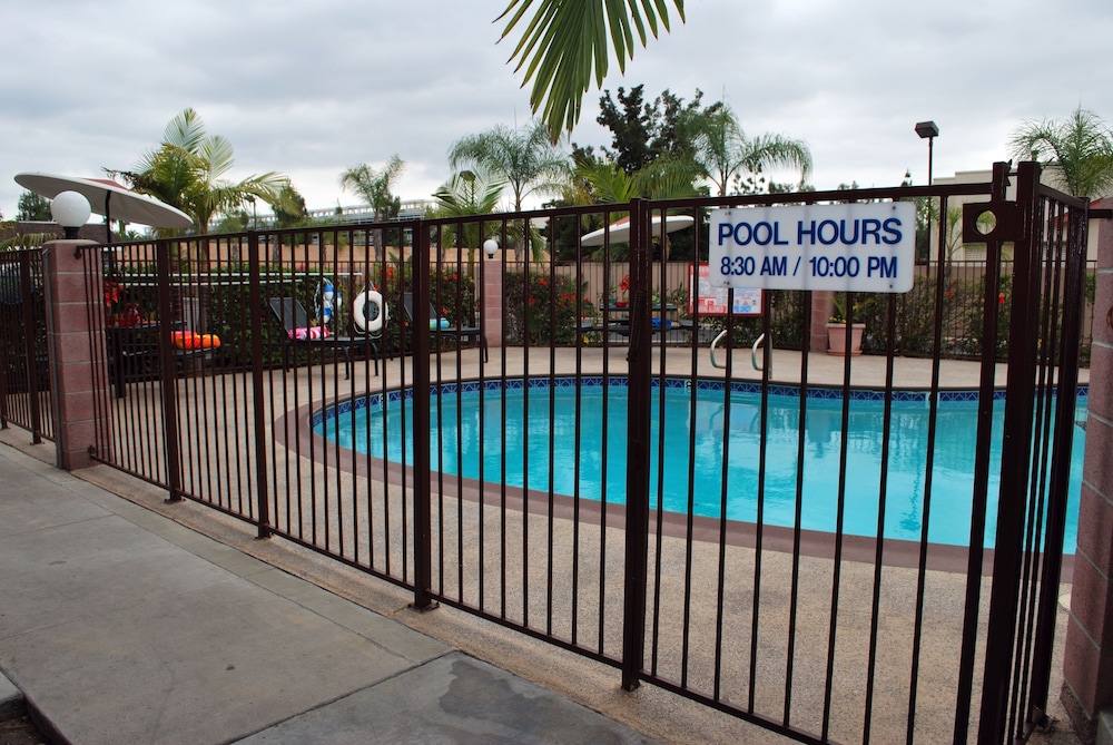 Budget Inn Anaheim - photo 17