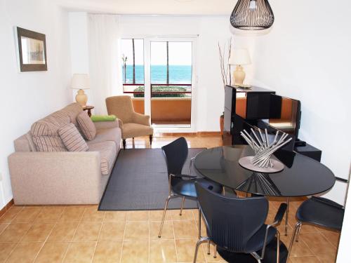 ApartUP La Concha Beachfront I — 4-Star Luxury Hotel in Oropesa Del Mar, Spain