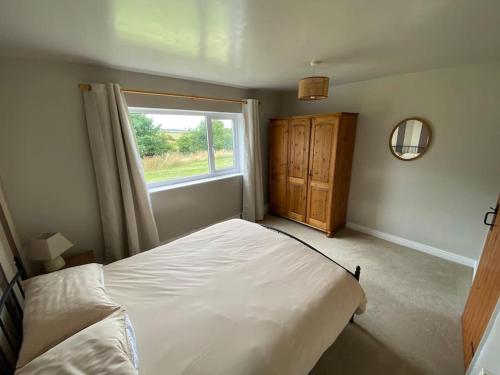 Idyllic Whitby Cottage with sea views sleeps 6