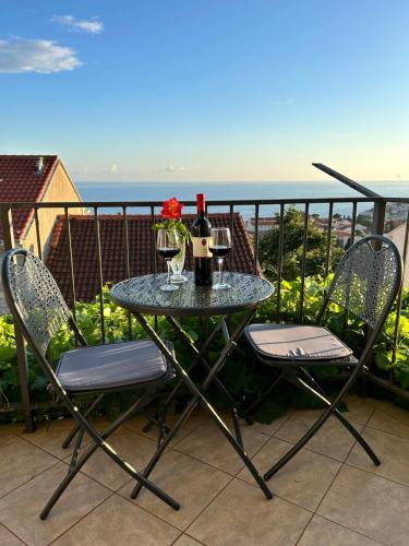 Private apartment with sea view
