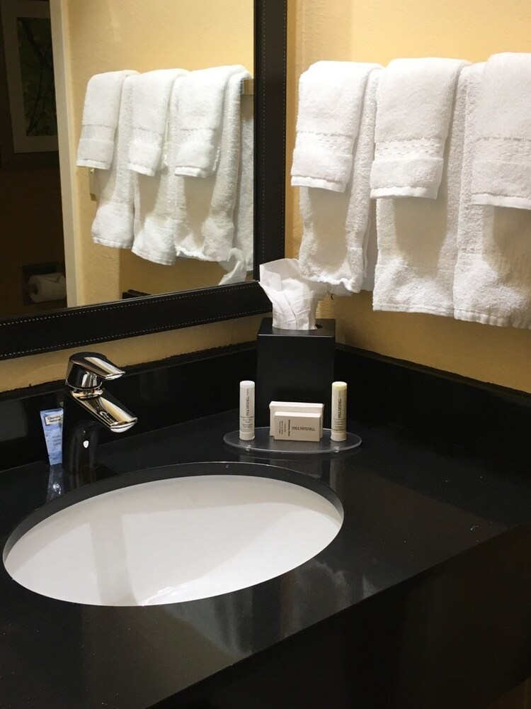 Fairfield Inn by Marriott Myrtle Beach Broadway at the Beach - photo 12