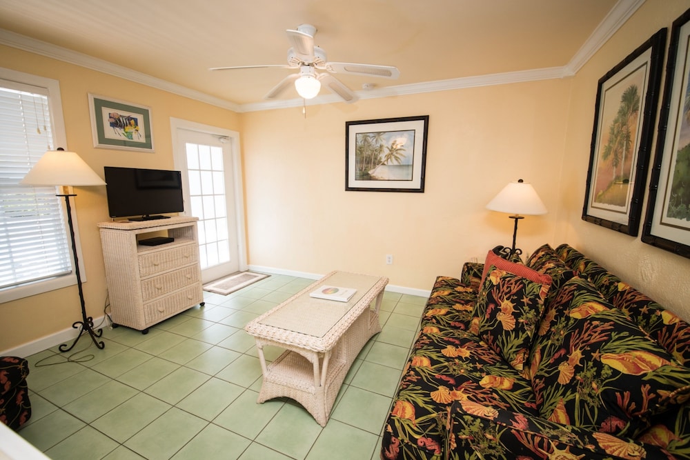 Tradewinds Beach Resort - photo 35