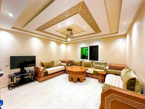 Luxurious apartment with swimming pool and playground — 4-Star Luxury Hotel in Oued Laou, Morocco