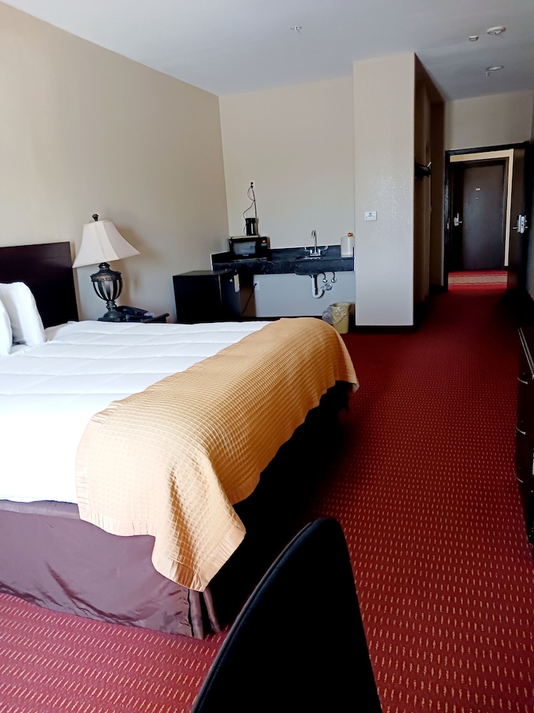 Yorktown Inn And Suites - photo 28