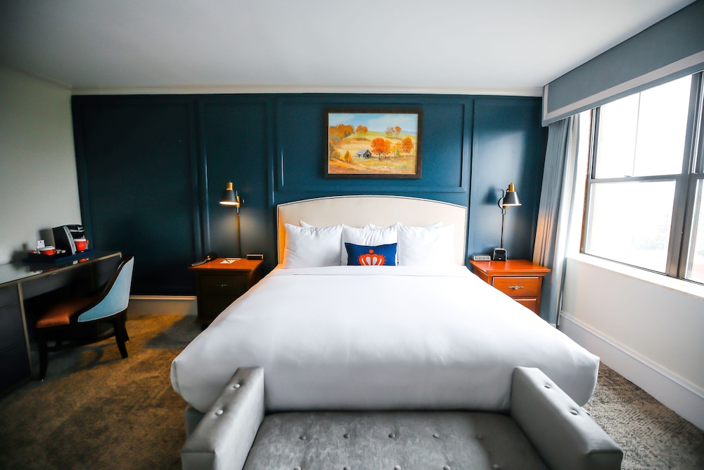 The Dunhill Hotel - photo 11