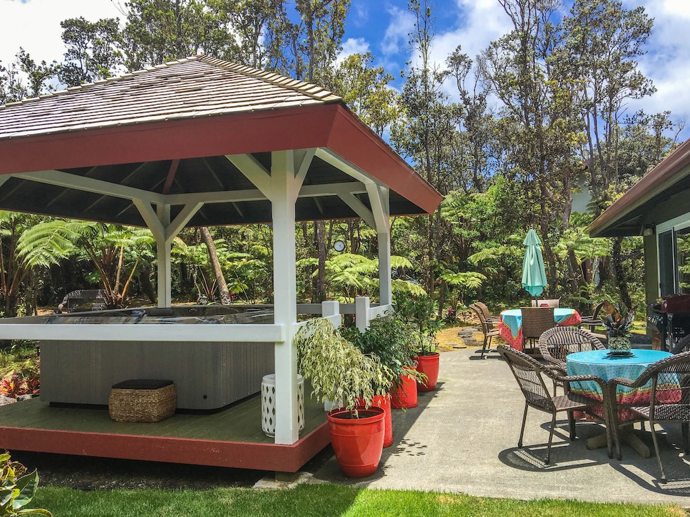 Crème De La Crème — hotel in Volcano
