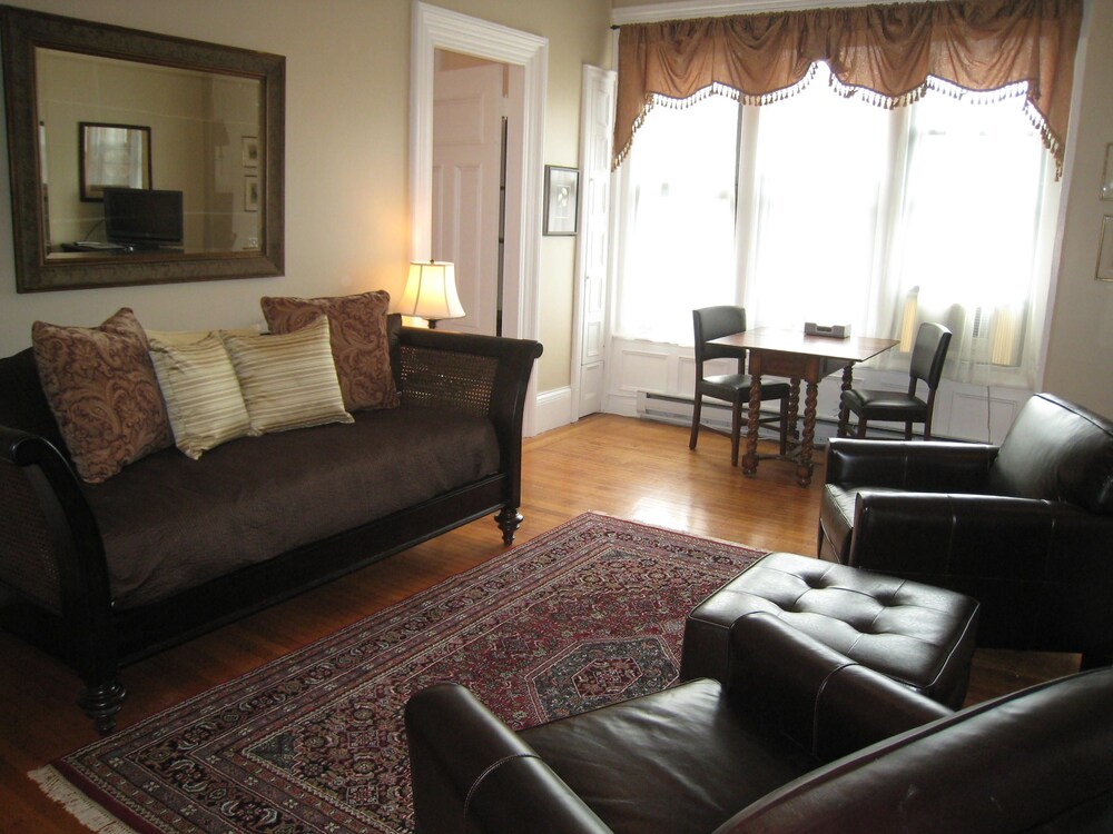 Back Bay Suites - photo 10
