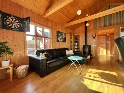 Private cottage on Golden Circle with hot tub