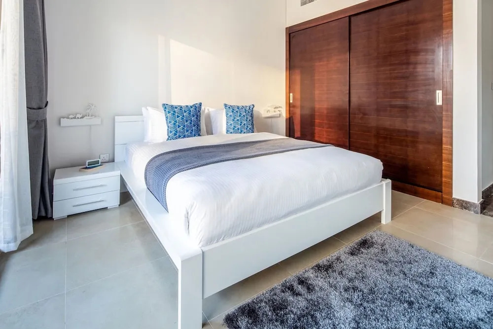 Frank Porter Sparkle Tower - last minute hotel in Dubai