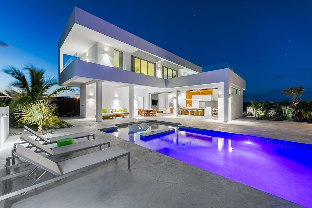 White Villas — 4-Star Luxury Hotel in Providenciales, Turks and Caicos Islands