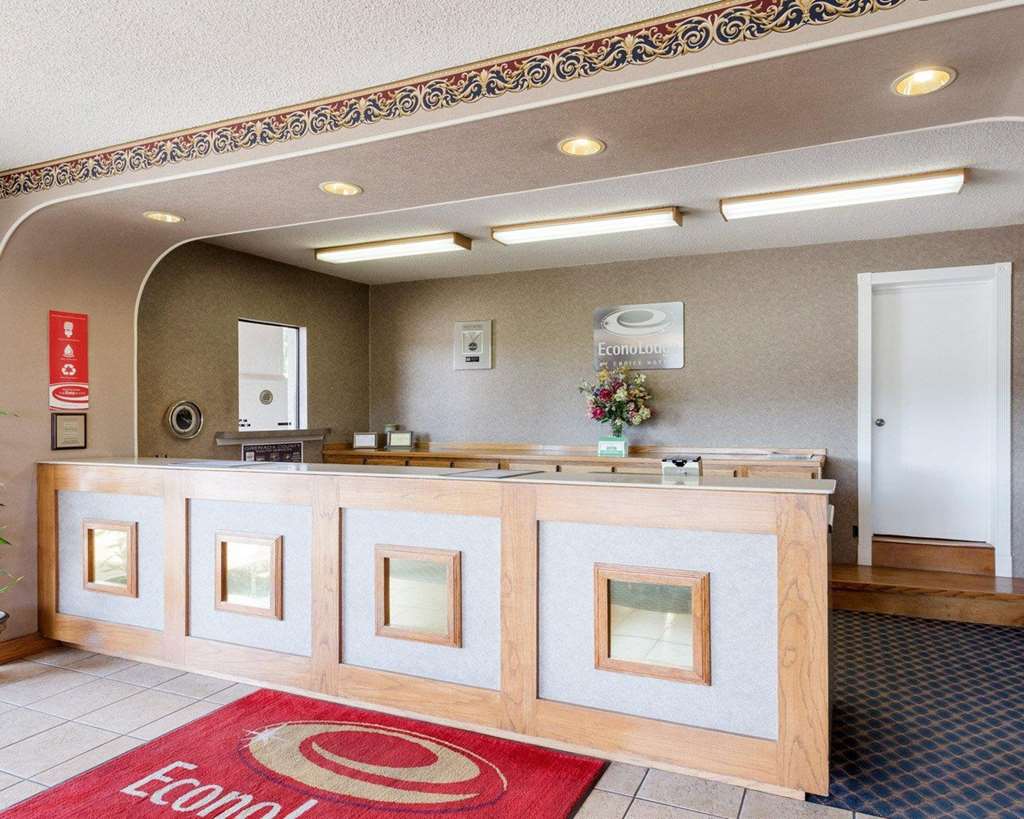 Econo Lodge Grenada - photo 5