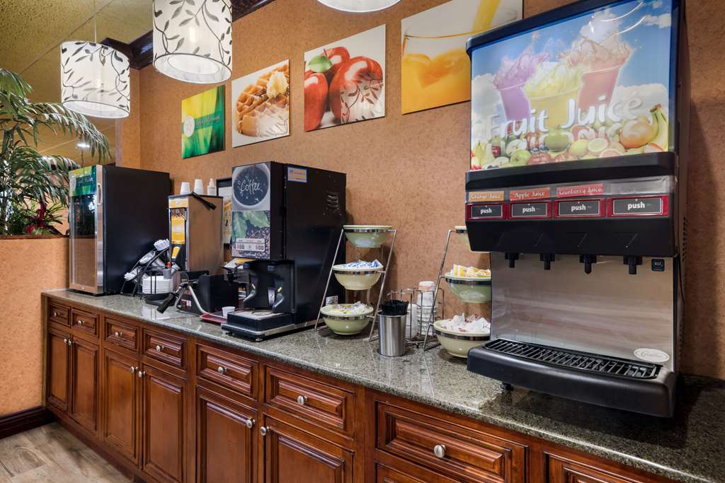 Quality Inn & Suites Syracuse Fairgrounds - photo 36