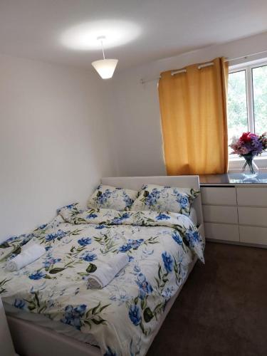 Superb 2 bedroom flat sleeps 6 — Croydon — photo 5