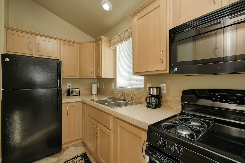 The Cottages at Golden Village Palms RV Resort - photo 6