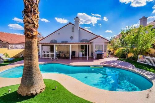 Pet Friendly Rancher with Pool SW Las Vegas in Las Vegas, United States