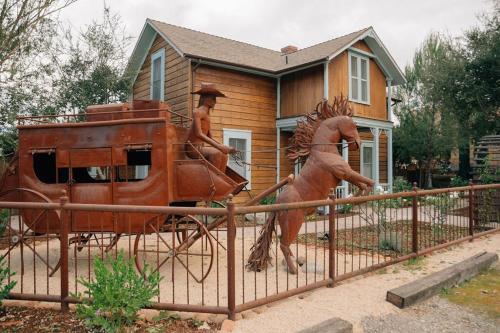 The Heritage House of Los Alamos — 4-Star Luxury Hotel in Los Alamos, United States