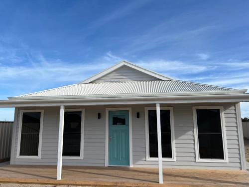 Foxhill Shores WIFI outside pets in Robe, Australia