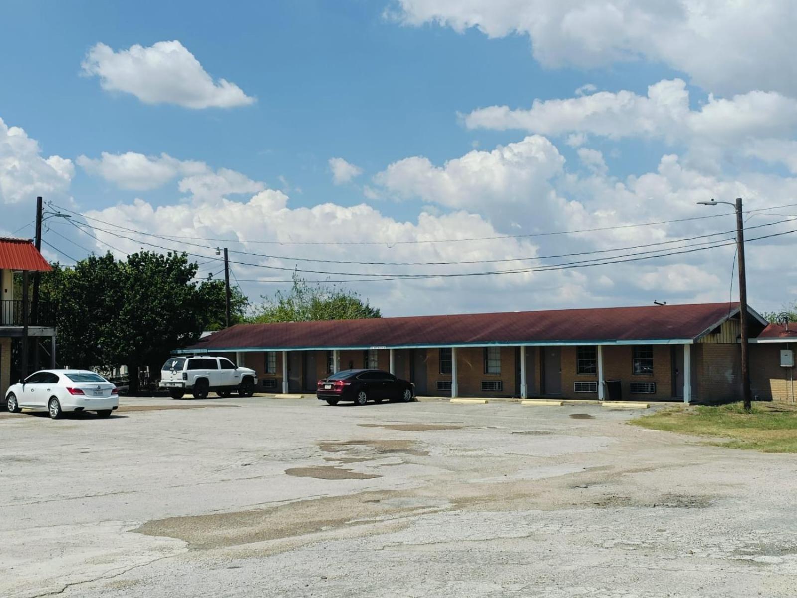 Woodfield Inn & Suites Hotel O Yoakum TX 111 - photo 6